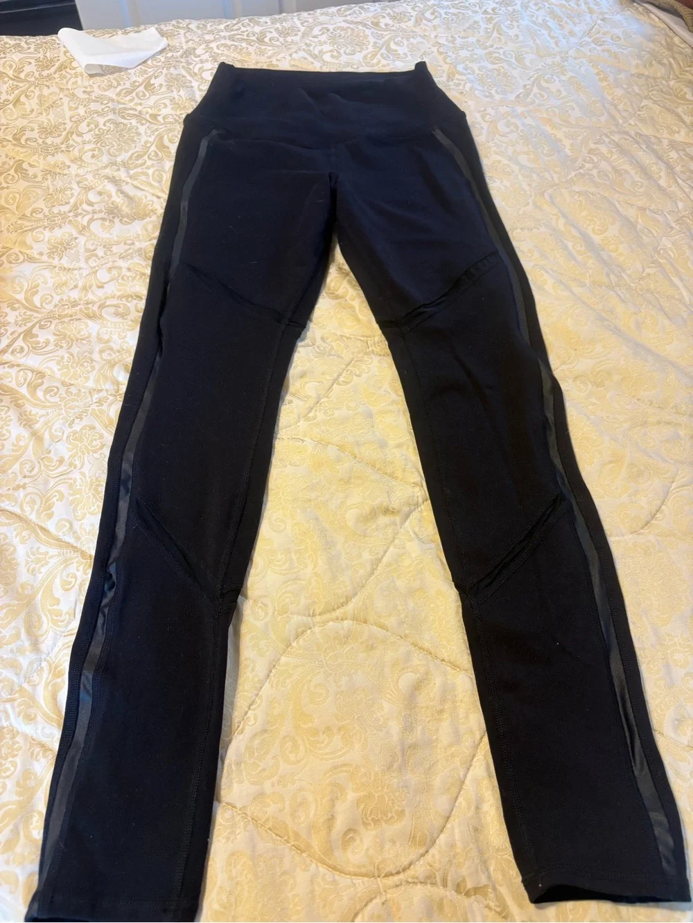 ALO Yoga Black Leggings - Black